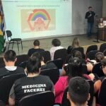 Faculdade de medicina aborda LGBTfobia no trabalho