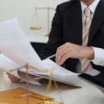 Importância da Análise Jurídica dos Contratos na Gestão Condominial